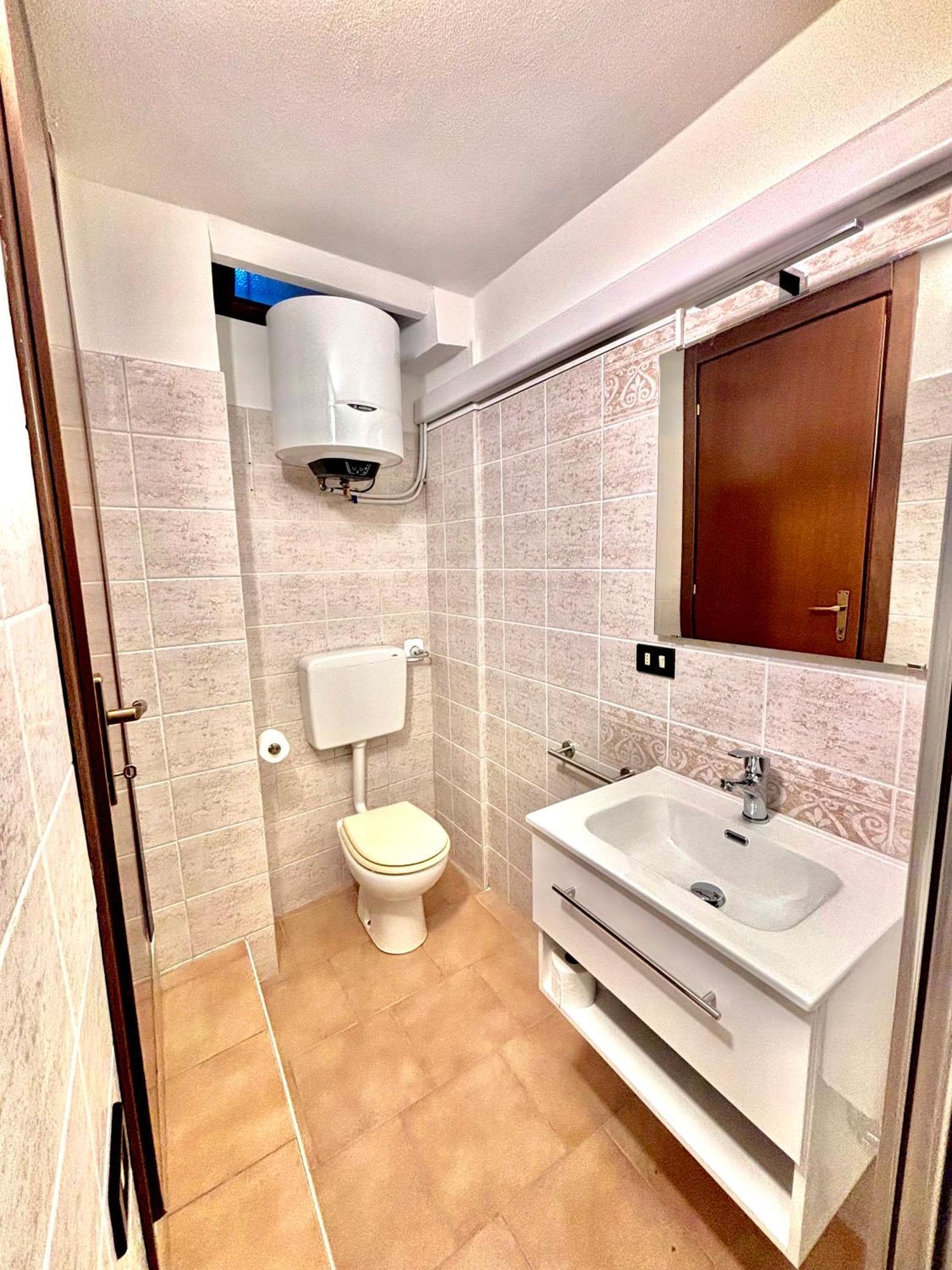 Vittoria Holiday House - Tulip Apartment And Tulip Room ستريزا المظهر الخارجي الصورة