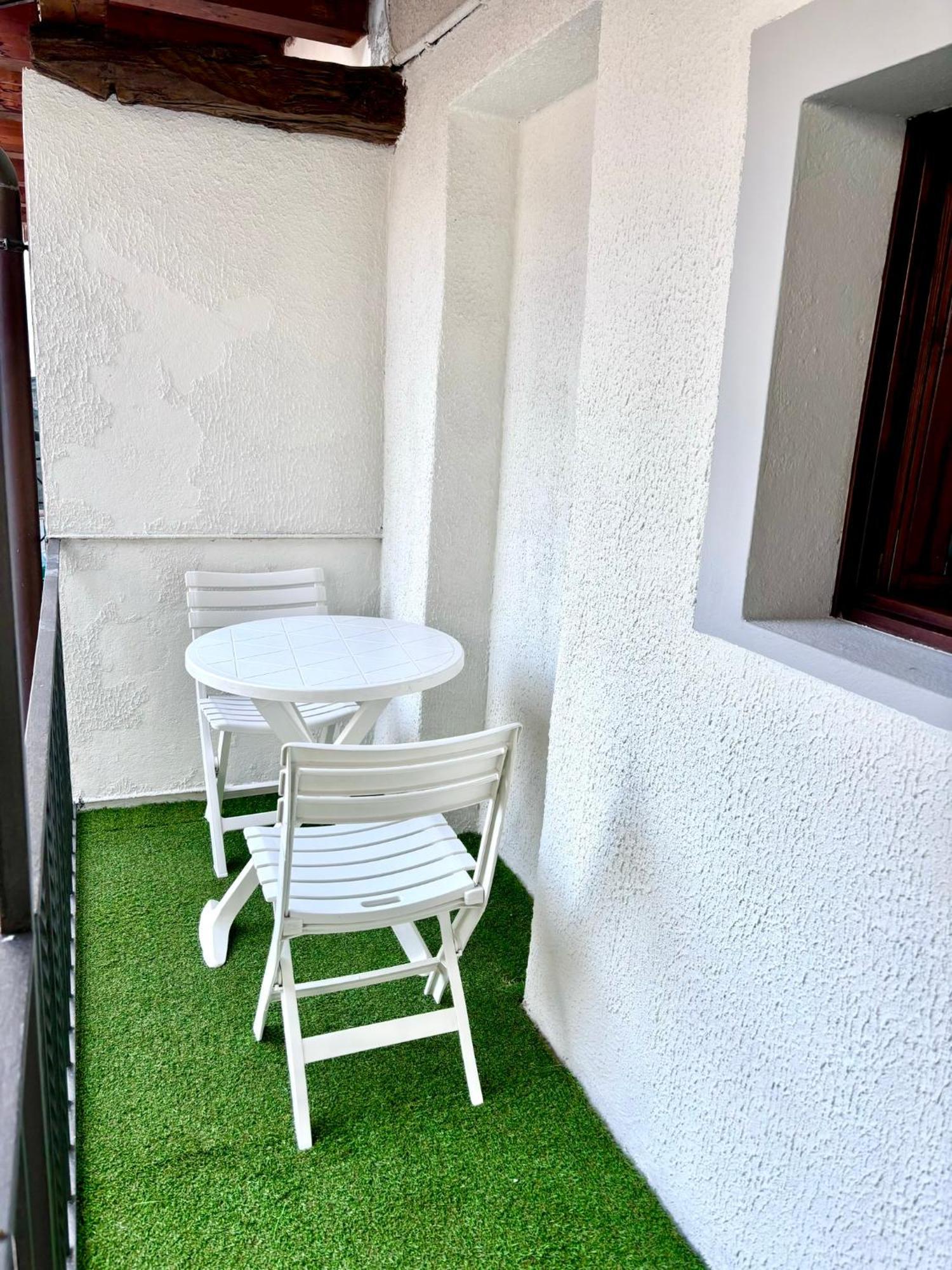 Vittoria Holiday House - Tulip Apartment And Tulip Room ستريزا المظهر الخارجي الصورة