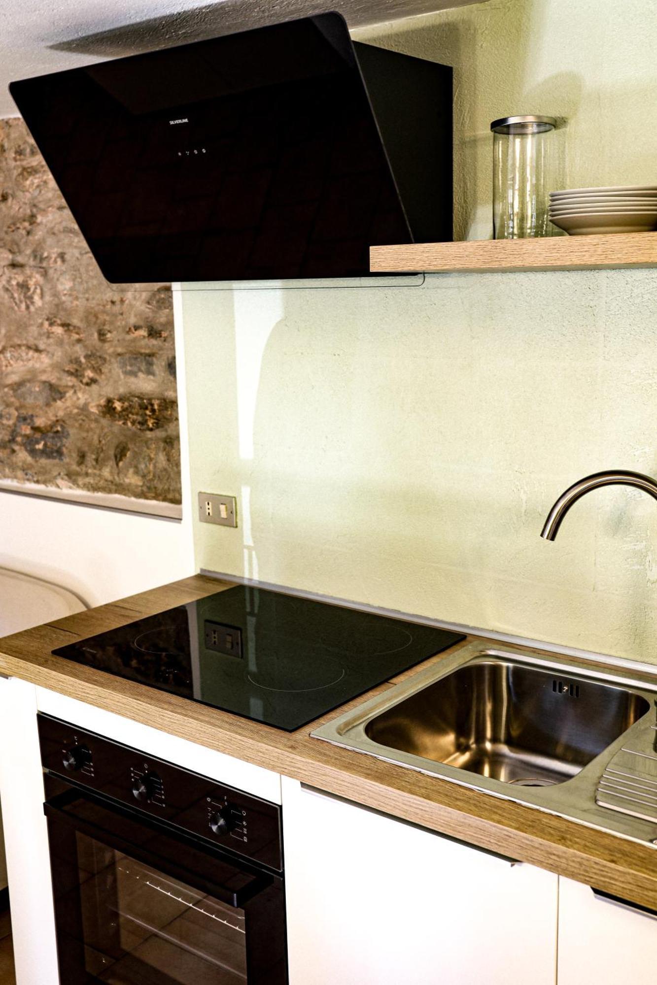 Vittoria Holiday House - Tulip Apartment And Tulip Room ستريزا المظهر الخارجي الصورة